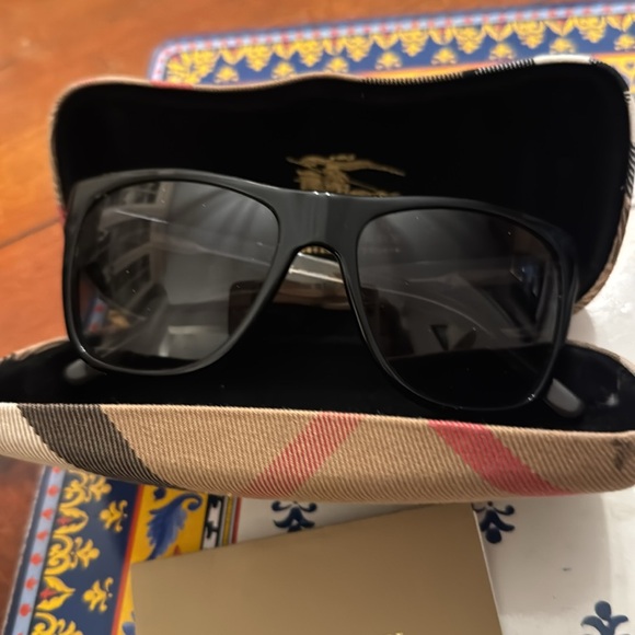 Burberry Sunglasses main image 4